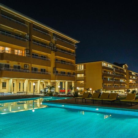 Alaya Stays 1 Bhk With Balcony & Pool - Veera Marina แคนโดลิม ภายนอก รูปภาพ