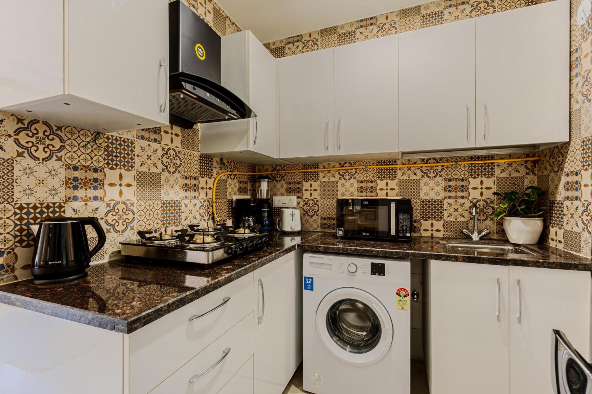 Alaya Stays 1 Bhk With Balcony & Pool - Veera Marina แคนโดลิม ภายนอก รูปภาพ