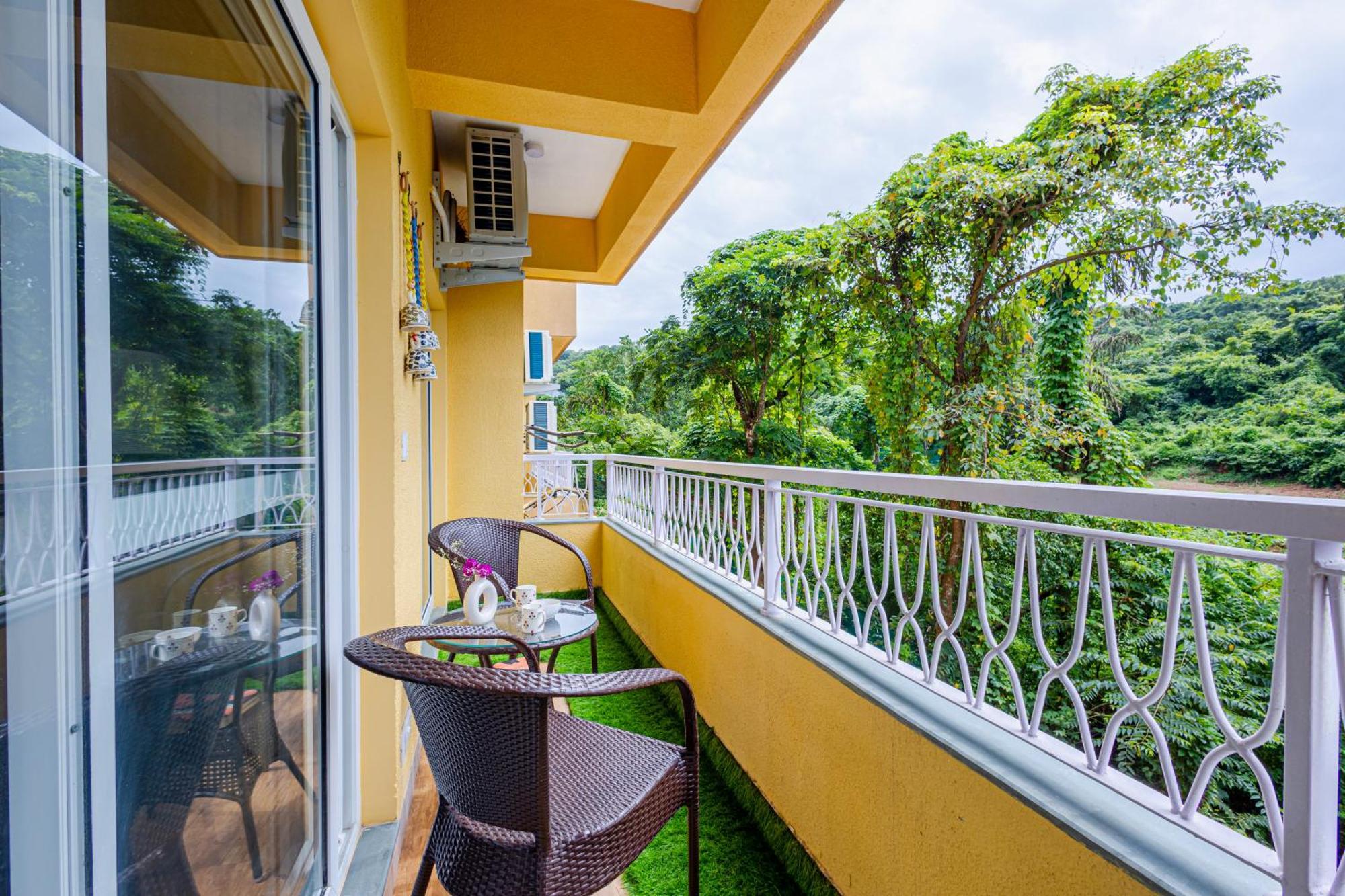 Alaya Stays 1 Bhk With Balcony & Pool - Veera Marina แคนโดลิม ภายนอก รูปภาพ