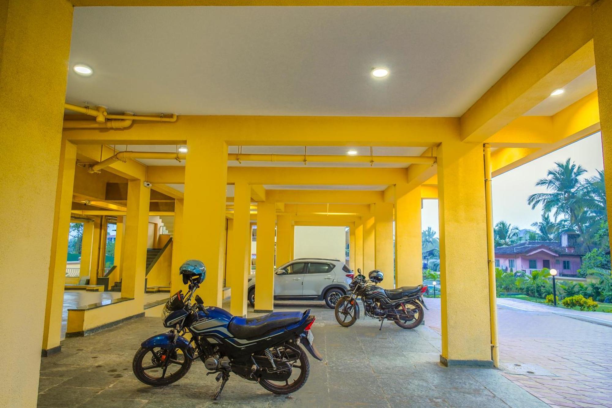 Alaya Stays 1 Bhk With Balcony & Pool - Veera Marina แคนโดลิม ภายนอก รูปภาพ