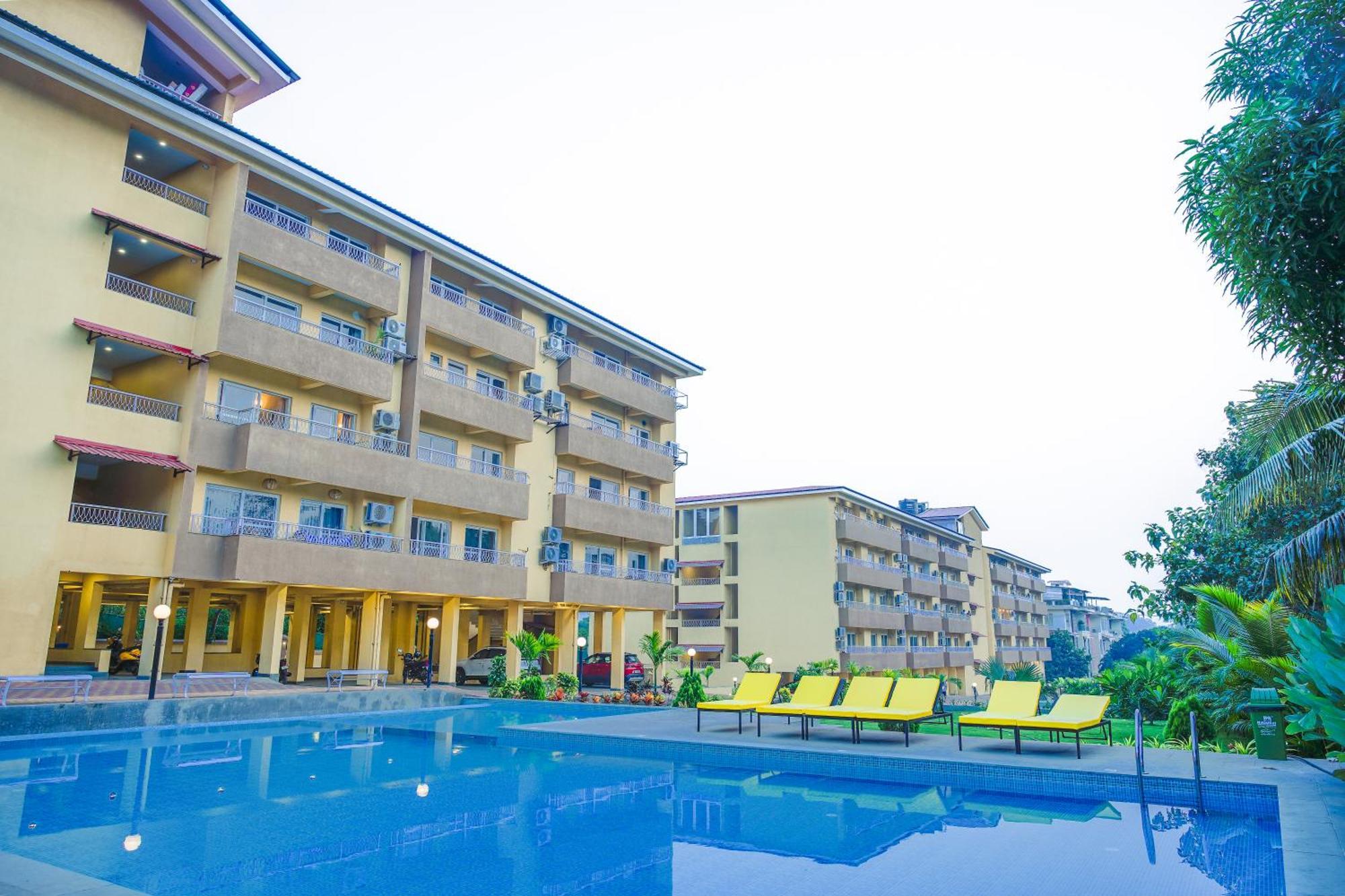 Alaya Stays 1 Bhk With Balcony & Pool - Veera Marina แคนโดลิม ภายนอก รูปภาพ