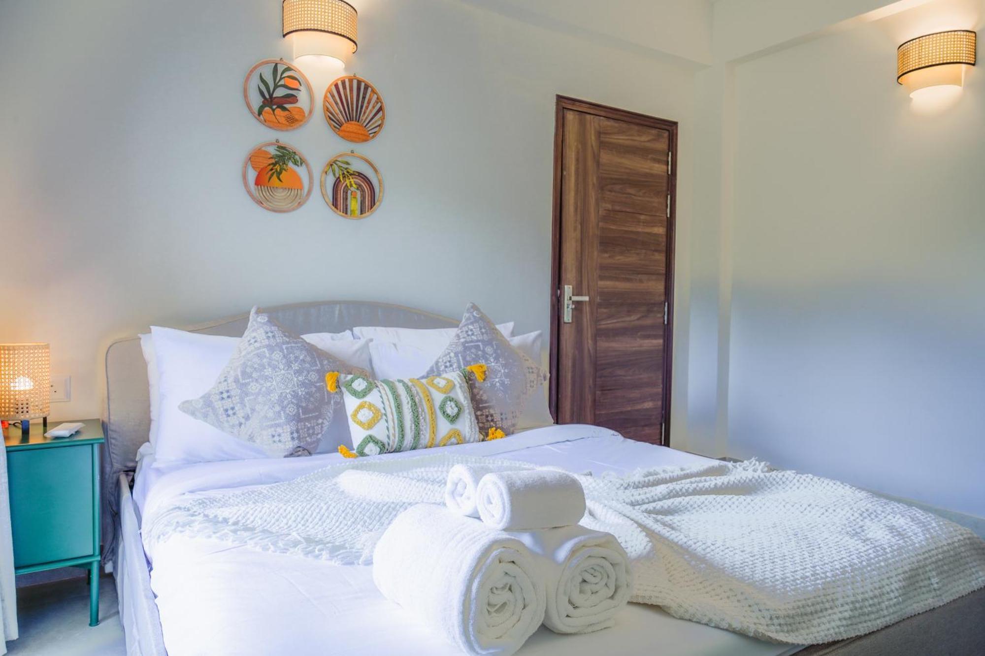 Alaya Stays 1 Bhk With Balcony & Pool - Veera Marina แคนโดลิม ภายนอก รูปภาพ