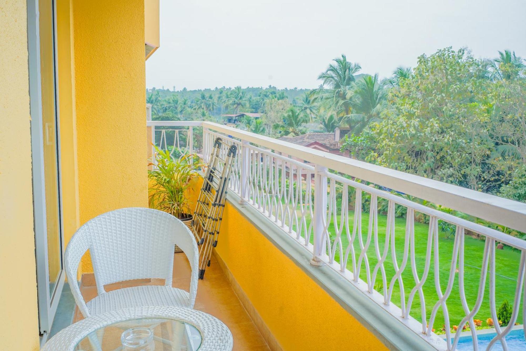 Alaya Stays 1 Bhk With Balcony & Pool - Veera Marina แคนโดลิม ภายนอก รูปภาพ