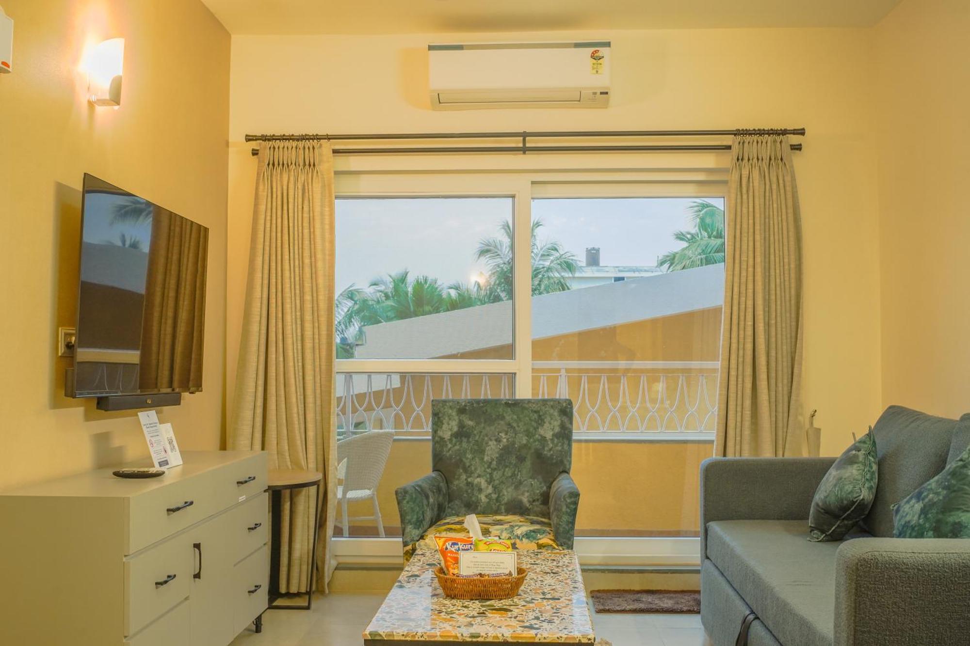 Alaya Stays 1 Bhk With Balcony & Pool - Veera Marina แคนโดลิม ภายนอก รูปภาพ